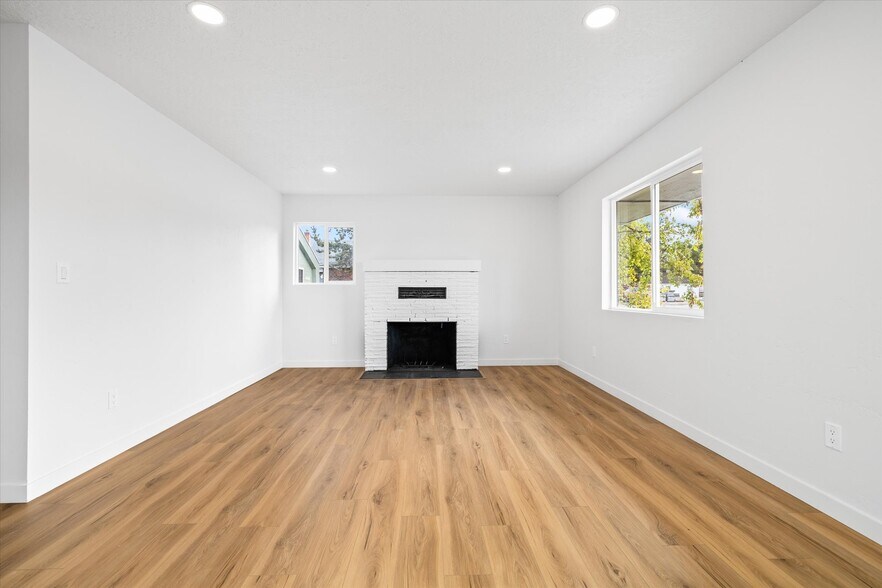 More Photos Of 4518 W Emerald St, Boise Specialty For Sale