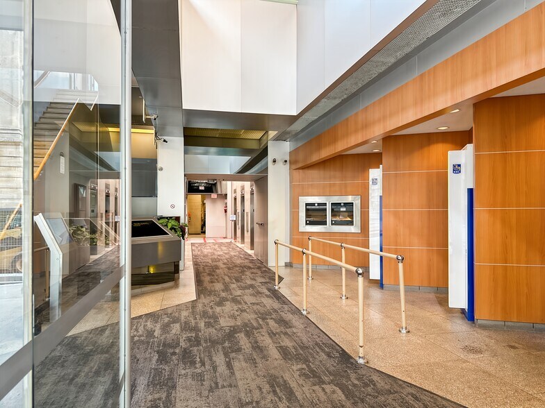 More Photos Of 2010 11th Ave, Regina Coworking Space