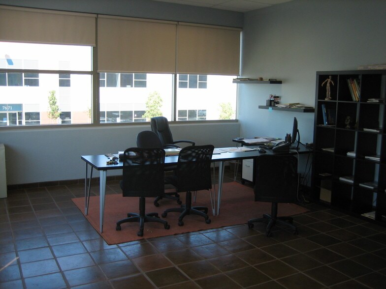 More Photos Of 7595 N San Fernando Rd, Burbank Warehouse For Lease