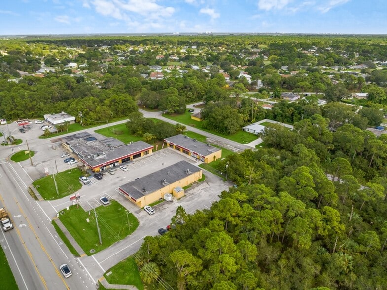 More Photos Of 5180-5186 Turnpike Feeder Rd, Fort Pierce General Retail For Sale