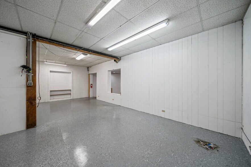 More Photos Of 4702 E 11th St, Tulsa Freestanding For Lease