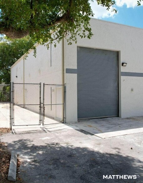 More Photos Of 4406 Arnold Ave, Naples Warehouse For Sale
