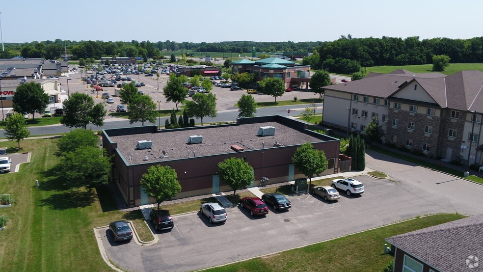 More Photos Of 327 13th St S, Delano General Retail For Lease