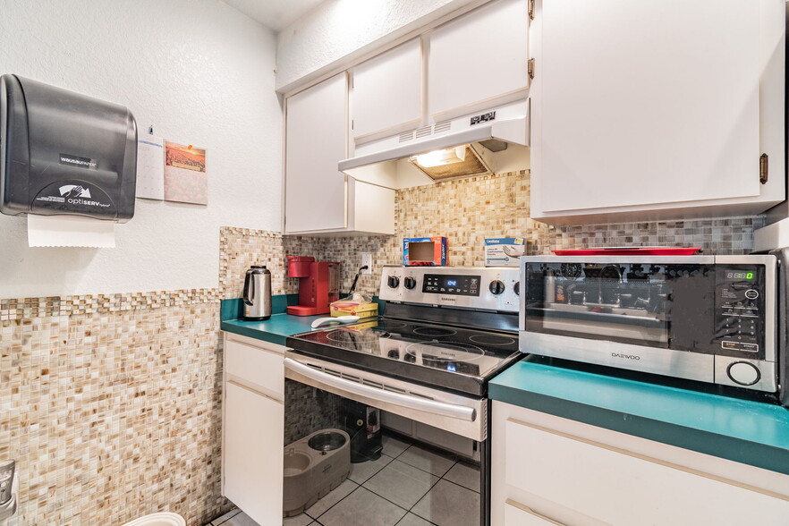 More Photos Of 4407 Millwood Rd, Spring Hill Assisted Living For Sale