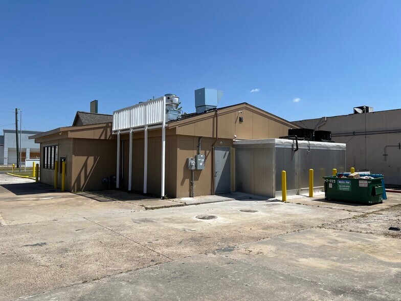 More Photos Of 7810 Bellfort Rd, Houston Restaurant For Sale