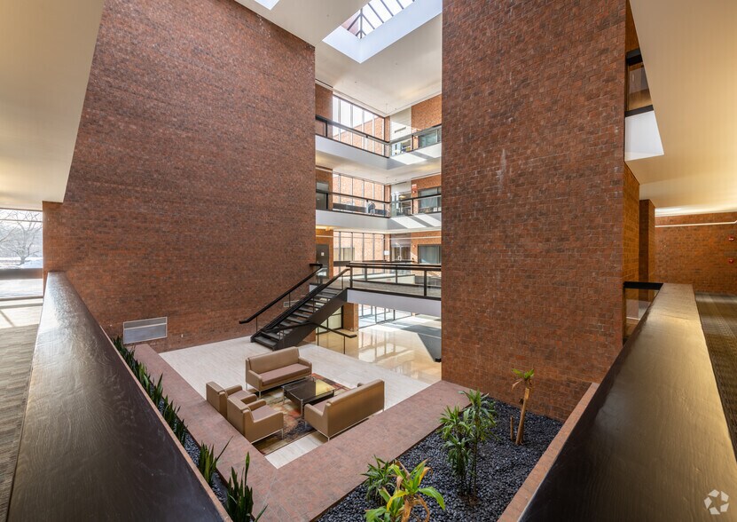 More Photos Of 45 William St, Wellesley Office For Lease