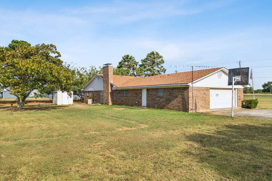 More Photos Of 31092 US Highway 82, Whitesboro Land For Sale