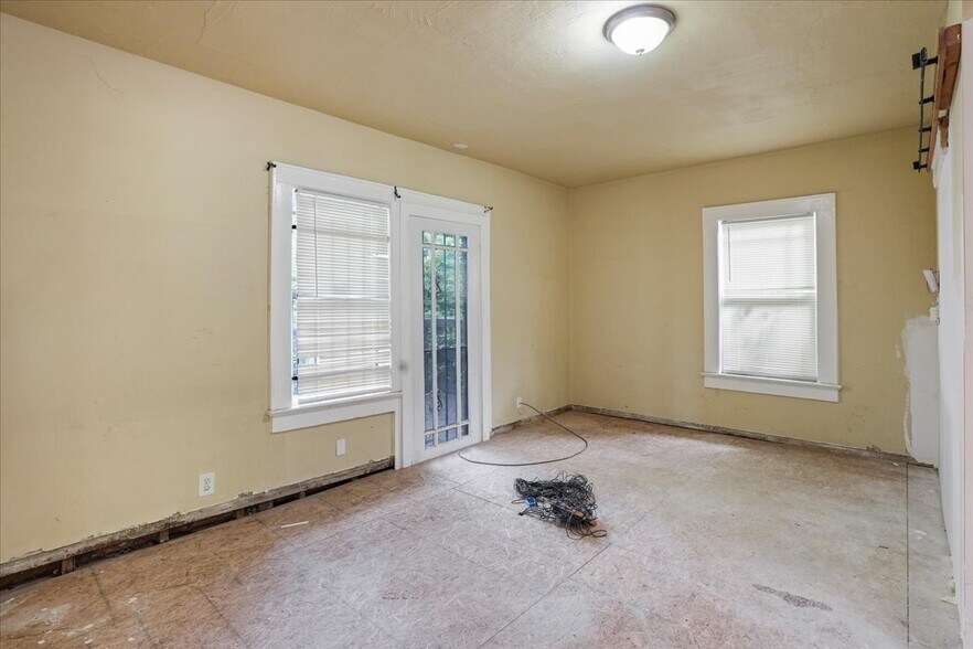 More Photos Of 2741 Church St, Atlanta Office Residential For Sale