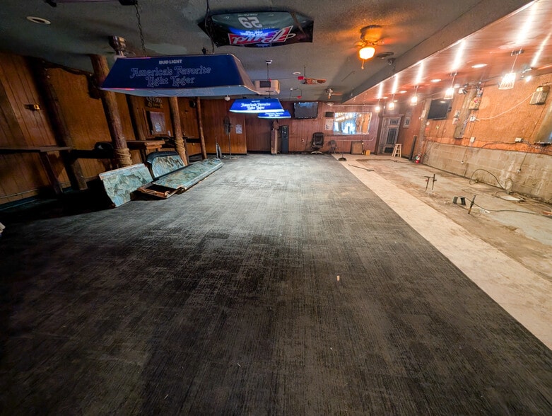 More Photos Of 2031 Yosemite Blvd, Modesto Bar For Sale