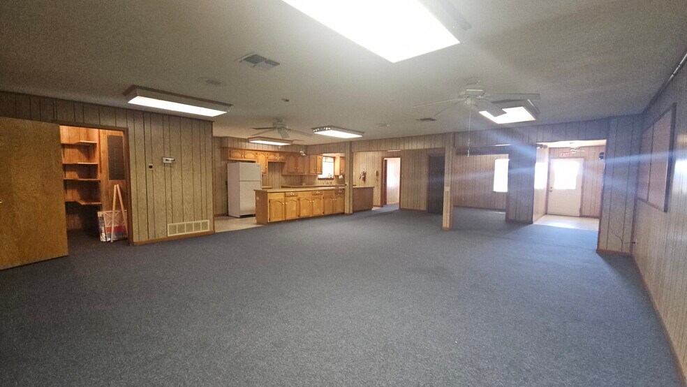 More Photos Of 1215 W Cedar Creek Pky, Seven Points Specialty For Sale