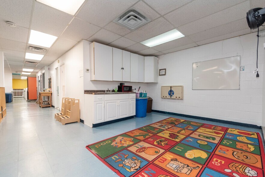 More Photos Of 211 Wise Ave, Dundalk Schools For Sale