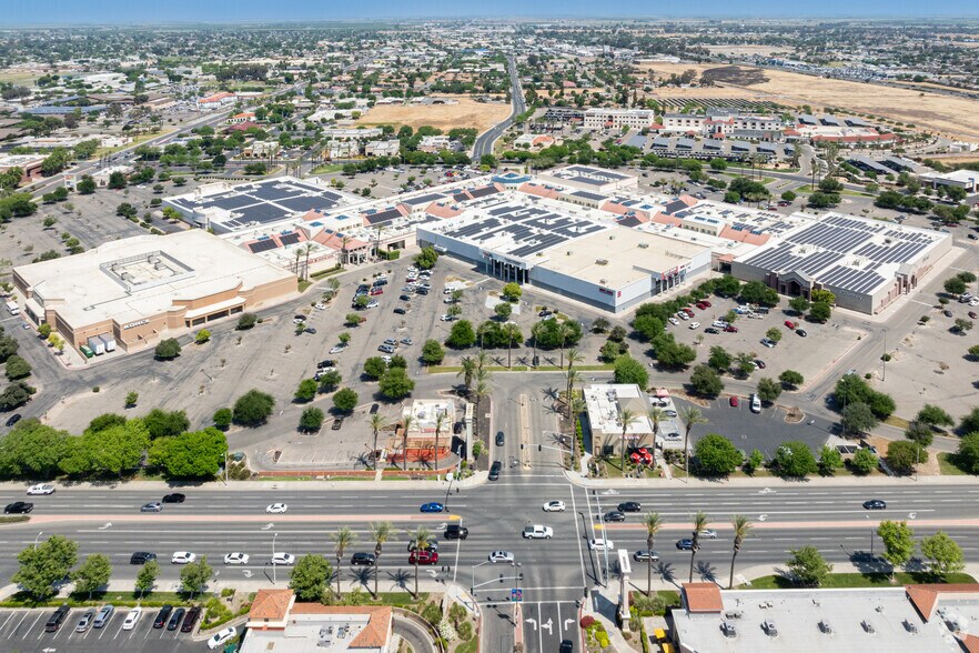 More Photos Of 1673 W Lacey Blvd, Hanford Freestanding For Lease