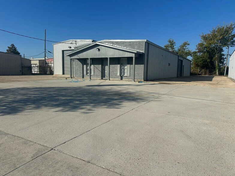 Primary Photo Of 2829 Needham Dr, Baton Rouge Warehouse For Lease
