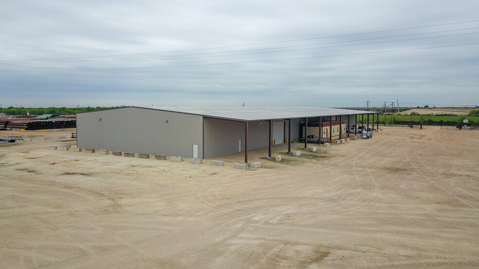 More Photos Of 236 Industrial Park Dr, Victoria Warehouse For Lease