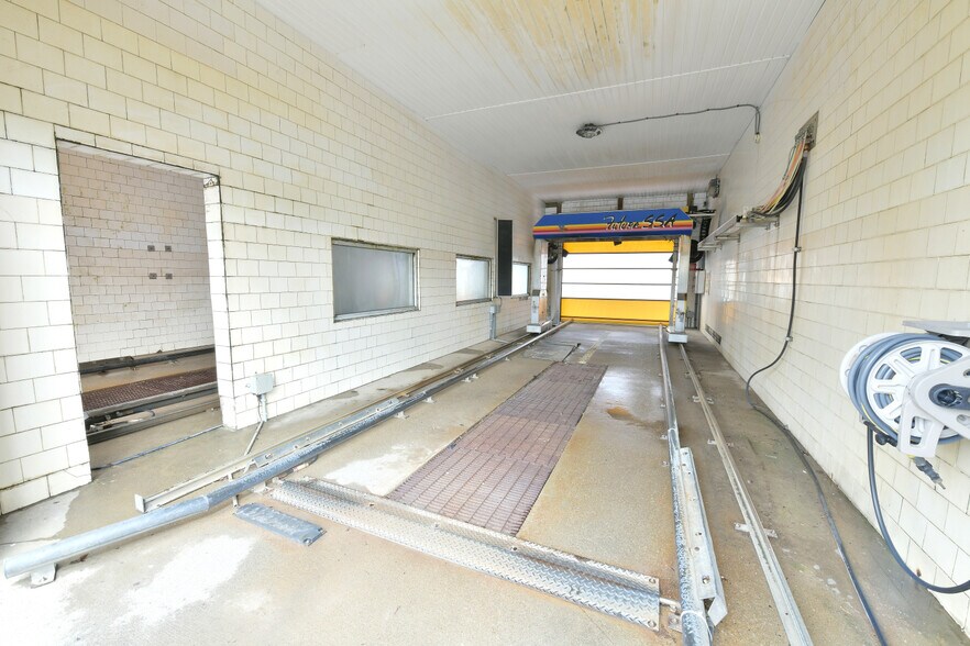 More Photos Of 2455 Maysville Pike, Zanesville Carwash For Sale