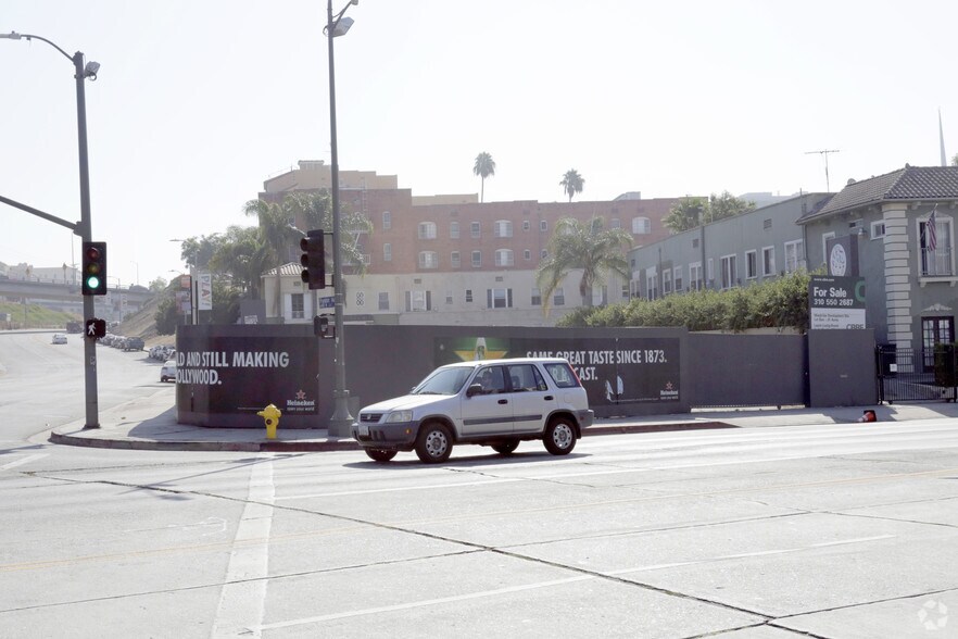Primary Photo Of 6125 Hollywood Blvd, Los Angeles Freestanding For Lease