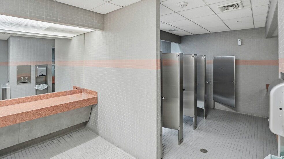 More Photos Of 1300 Walt Whitman Rd, Melville Office For Lease