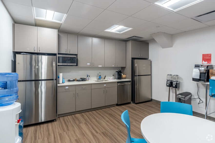 More Photos Of 22 Cortlandt St, New York Office For Lease