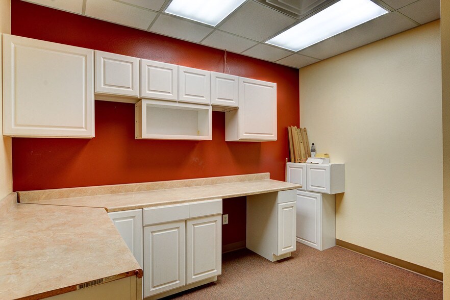 More Photos Of 2400 N Tenaya Way, Las Vegas Office For Lease