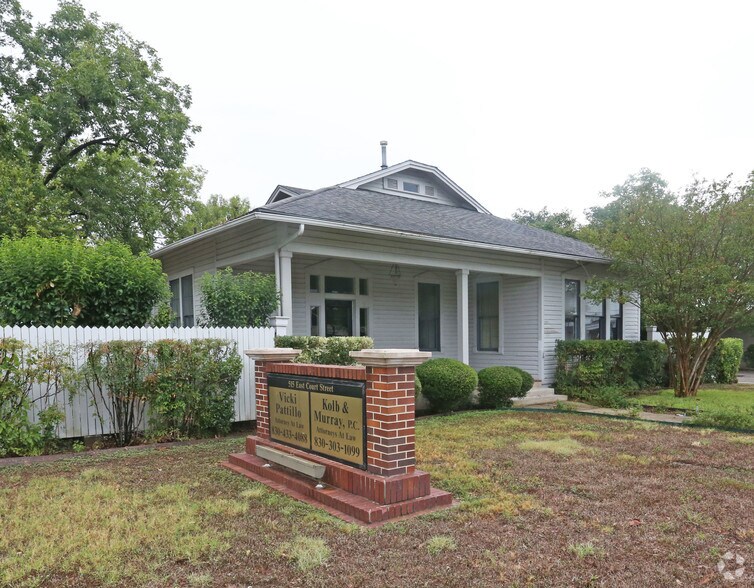 More Photos Of 515 E Court St, Seguin Office Residential For Lease