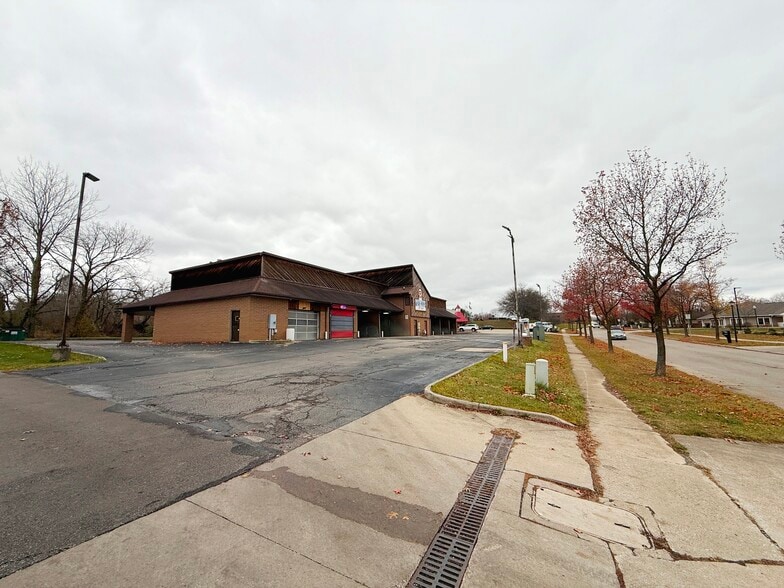 More Photos Of 170 Northland Dr, Medina Carwash For Sale