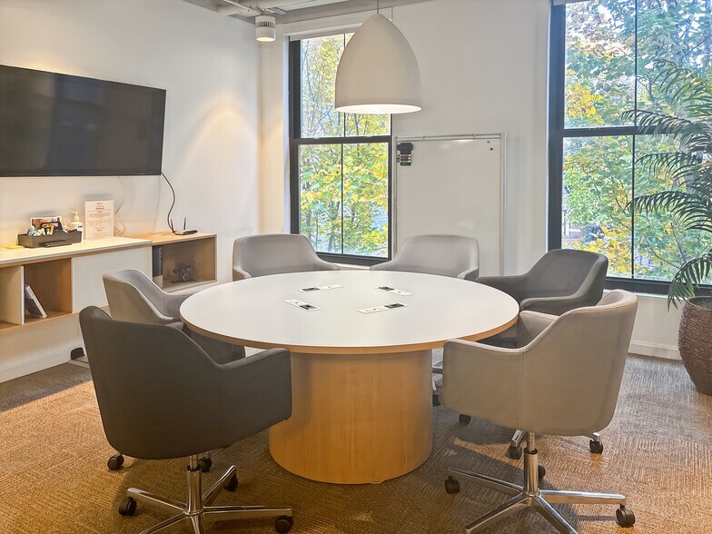 More Photos Of 1425-1437 Vine St, Cincinnati Coworking Space