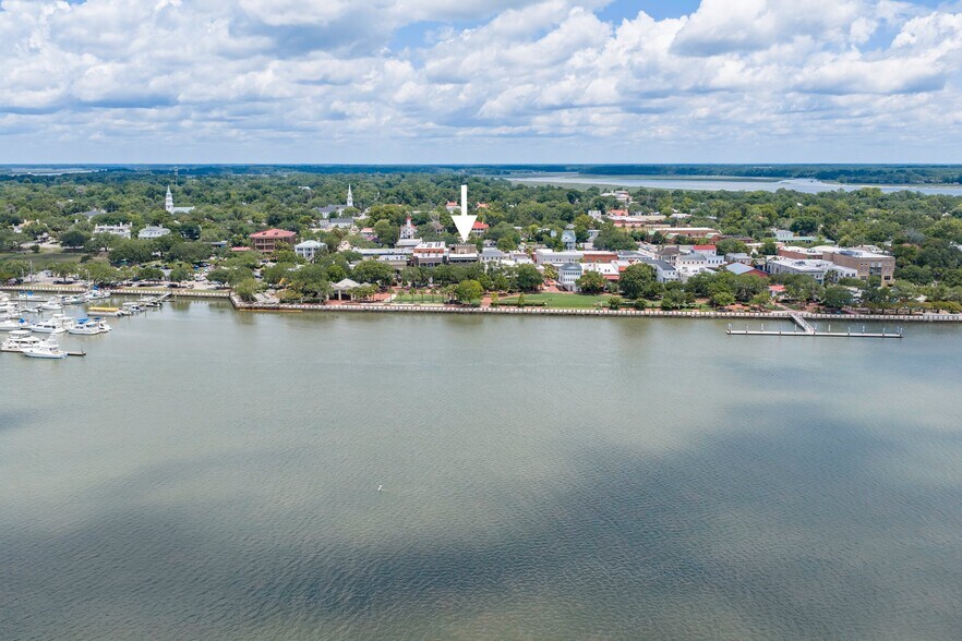 More Photos Of 916 Bay St, Beaufort Office For Sale