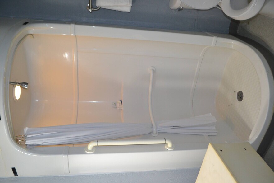 More Photos Of 10885 Harts Rd, Jacksonville Hotel For Sale