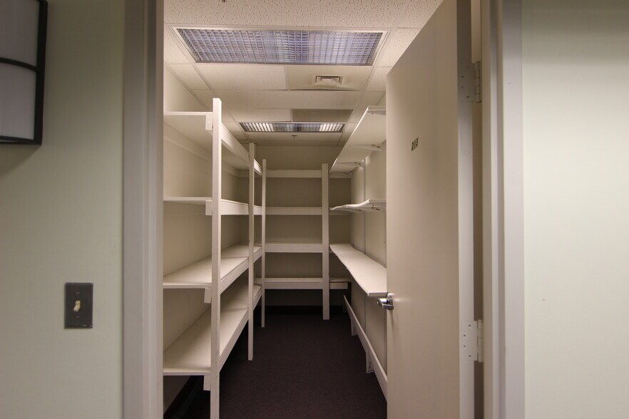 More Photos Of 1933 Montana Ave NE, Washington Warehouse For Lease