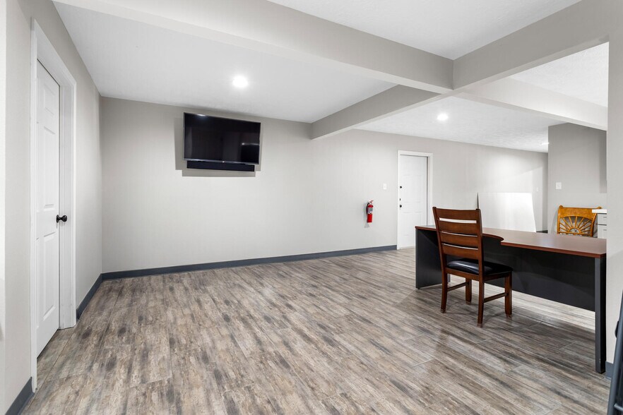 More Photos Of 3144 Texas Ave, Bridge City Warehouse For Lease