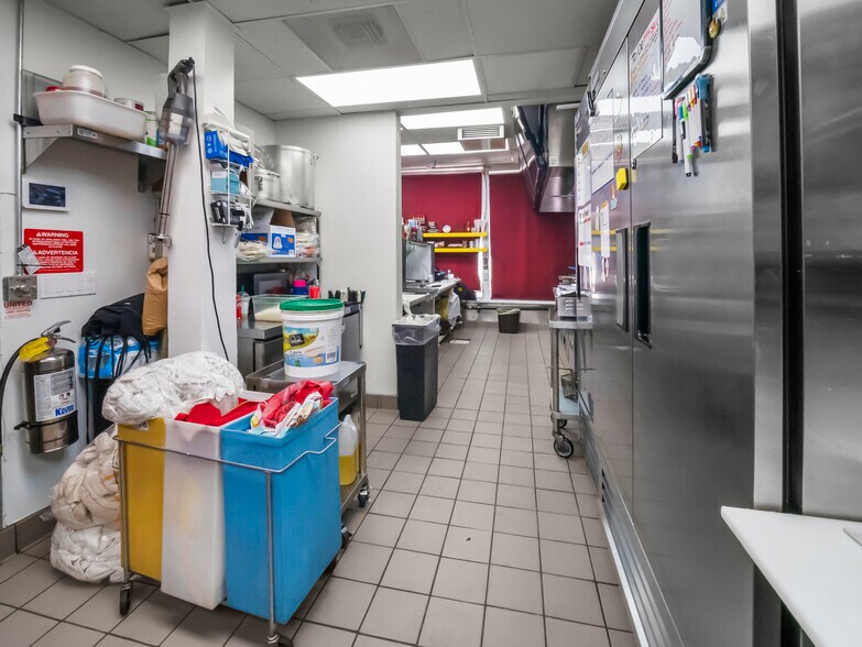 More Photos Of 1944 E 4th St, Long Beach Storefront Retail Residential For Sale