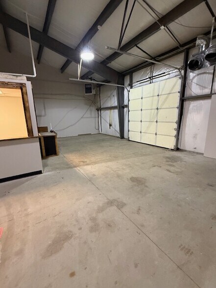 More Photos Of 7744 N Owasso Expy, Owasso Warehouse For Lease