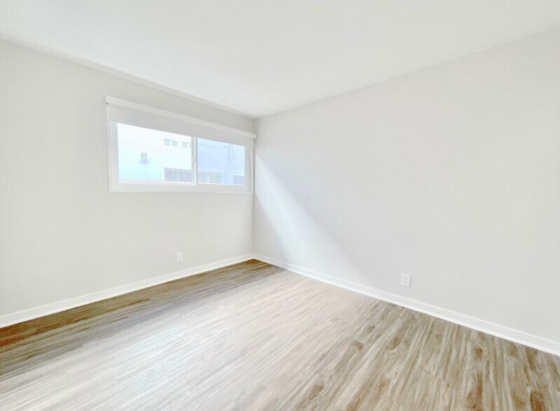 More Photos Of 1323 11th St, Santa Monica Apartments For Sale
