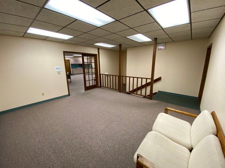 More Photos Of 1100 Front St NE, Salem Distribution For Sale
