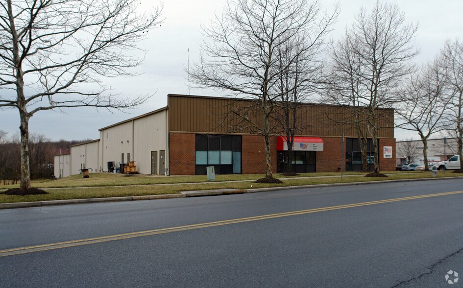 More Photos Of 7419 Lindbergh Dr, Gaithersburg Warehouse For Sale