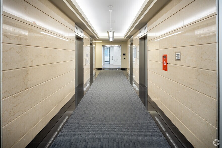 More Photos Of 20 Adelaide St E, Toronto Office For Lease