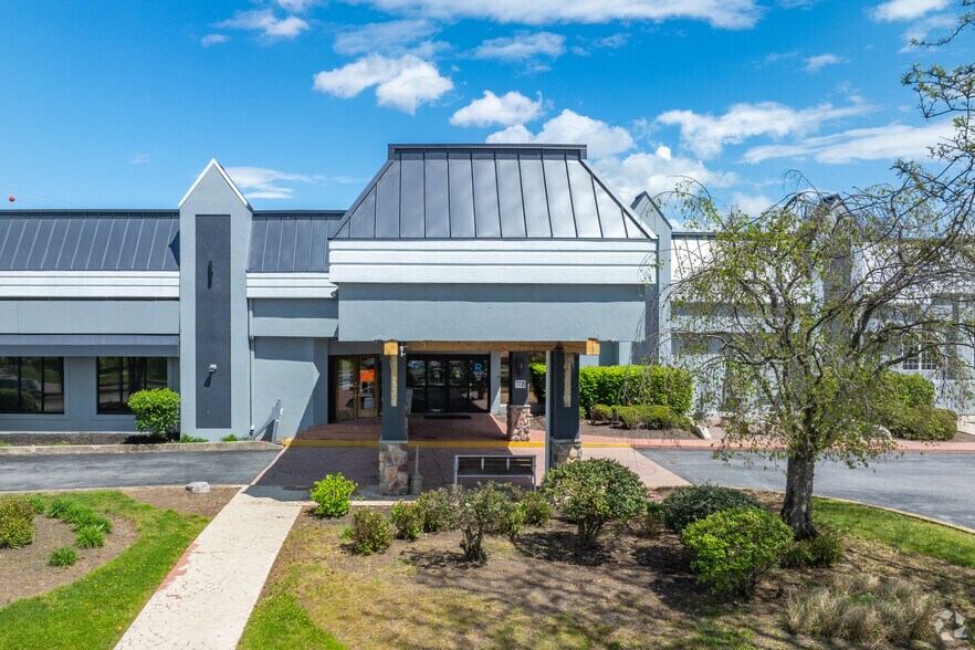 More Photos Of 148 Sheraton Dr, New Cumberland Apartments For Sale