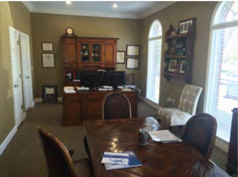 More Photos Of 211 W Lexington Ave, High Point Office For Lease