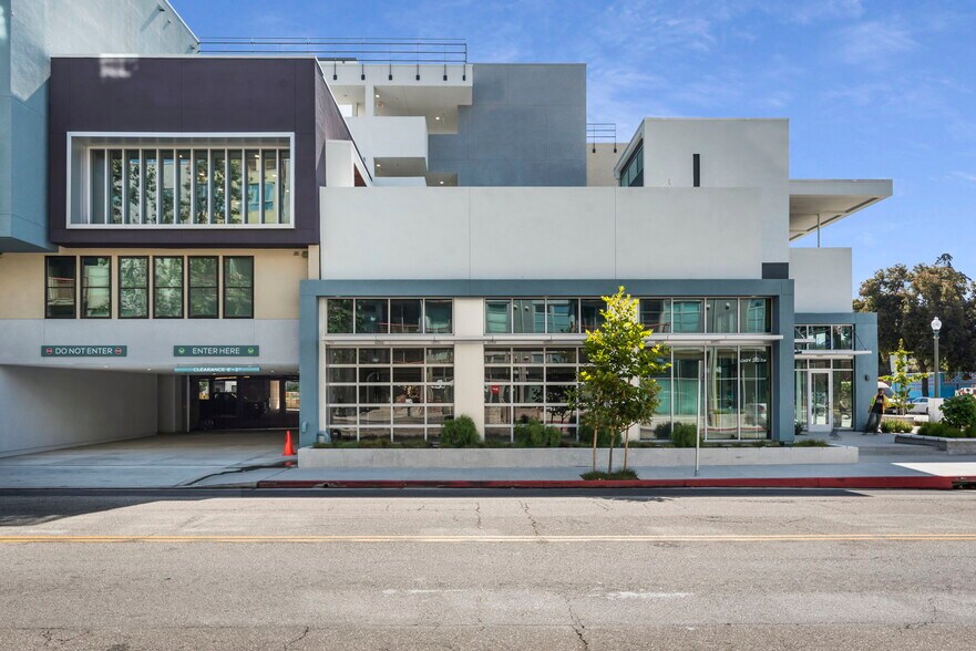 More Photos Of 160 S Ventura Ave, Ventura Apartments For Lease