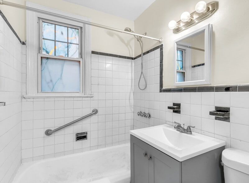 More Photos Of 478 Fabyan Pl, Newark Apartments For Sale