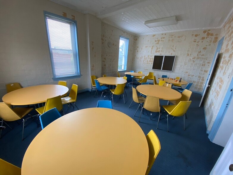 More Photos Of 947 Aisquith St, Baltimore Religious Facility For Sale