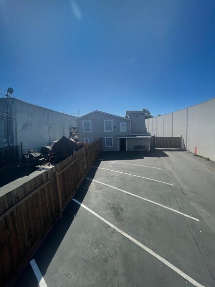 More Photos Of 2211 Old Middlefield Way, Mountain View Land For Lease