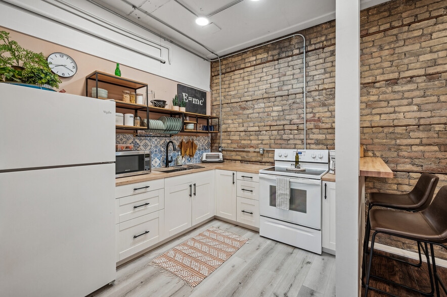 More Photos Of 100 State St N, Waseca Restaurant For Sale