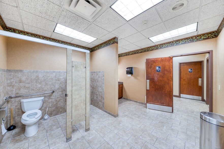 More Photos Of 1184 Davis Pl NW, Atlanta Religious Facility For Sale