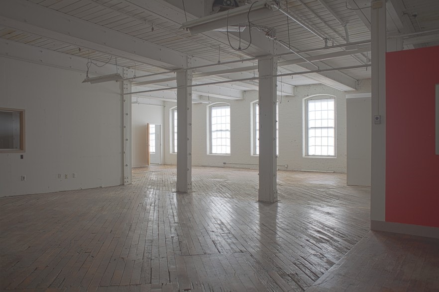 More Photos Of 141 Canal St, Nashua Light Manufacturing For Lease