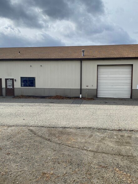 More Photos Of 180 Sunny Valley Rd, New Milford Light Distribution For Lease