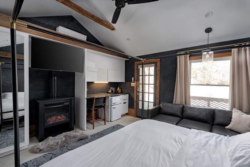 More Photos Of 182 Woodberry Rd Sw, Meadows Of Dan Hotel For Sale