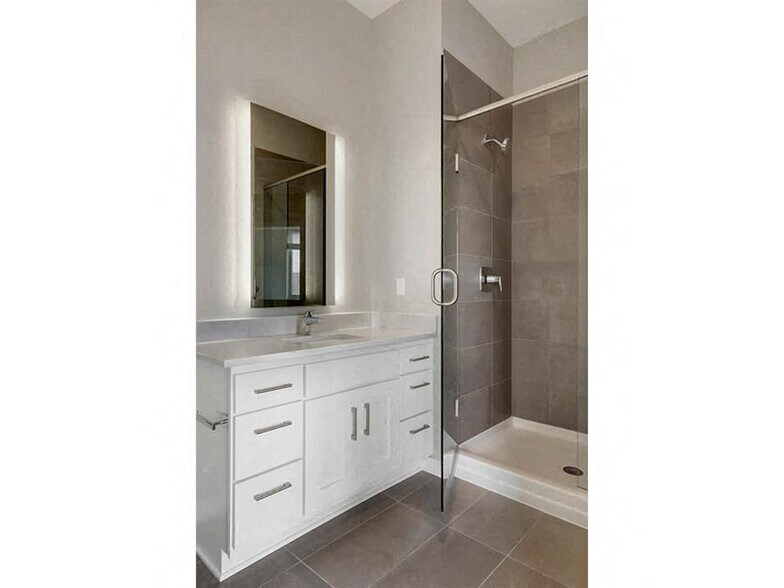 More Photos Of 10 2nd St SE, Minneapolis Apartments For Lease