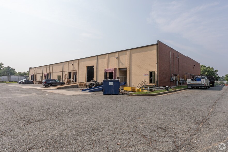 More Photos Of 1305 Governor Ct, Abingdon Warehouse For Lease