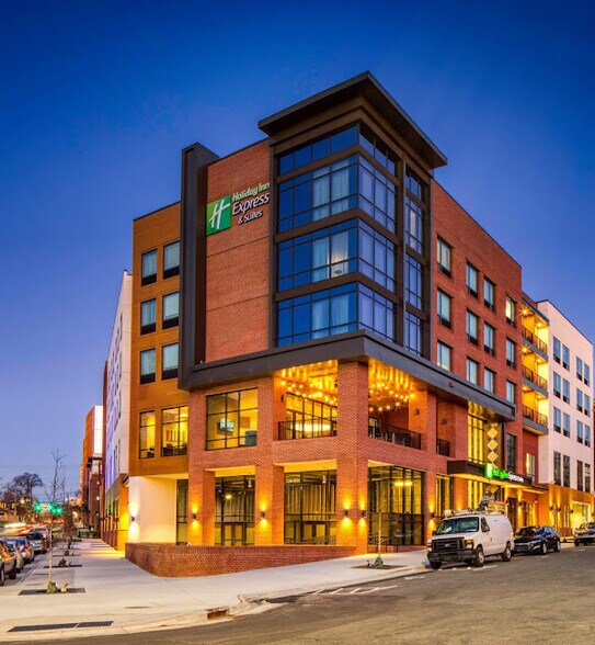 More Photos Of 1617 S Tryon St, Charlotte Hotel For Lease